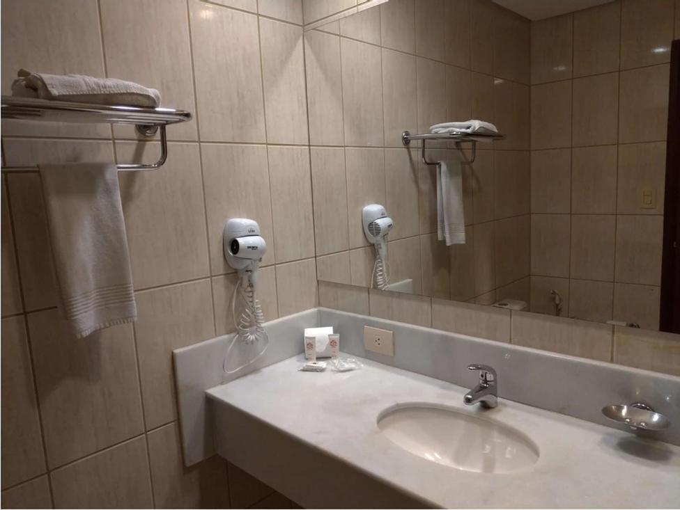 ברבסנה Master Plaza Hotel מראה חיצוני תמונה