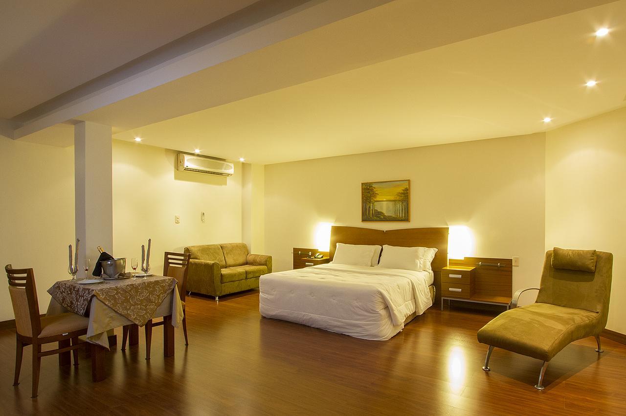 ברבסנה Master Plaza Hotel מראה חיצוני תמונה